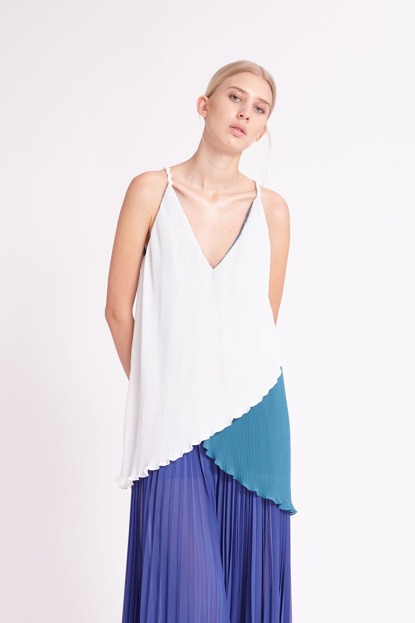 ZM021805TWT : PLEATED TOPS