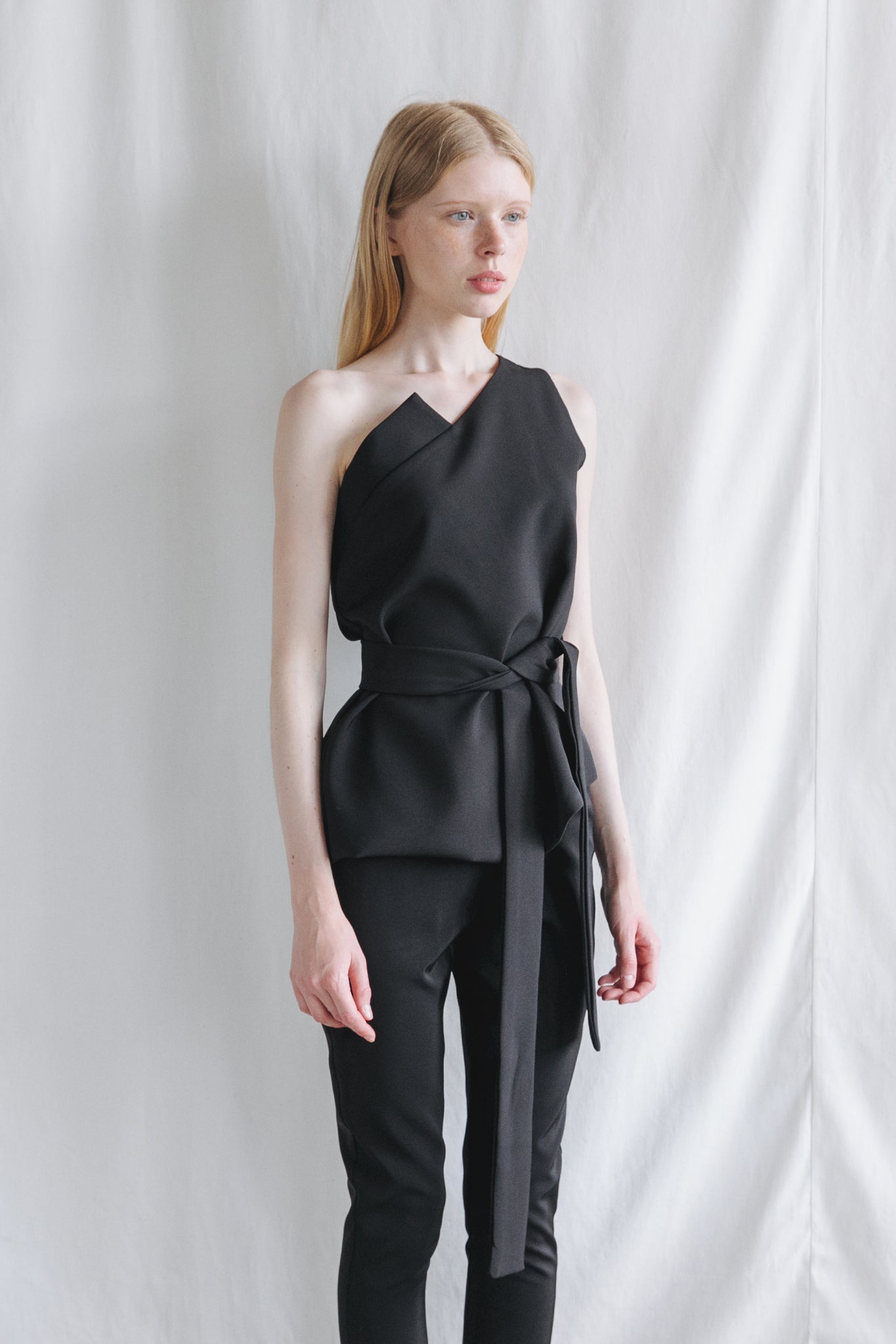 ZP091709TBK : ONE-SHOULDER TOPS