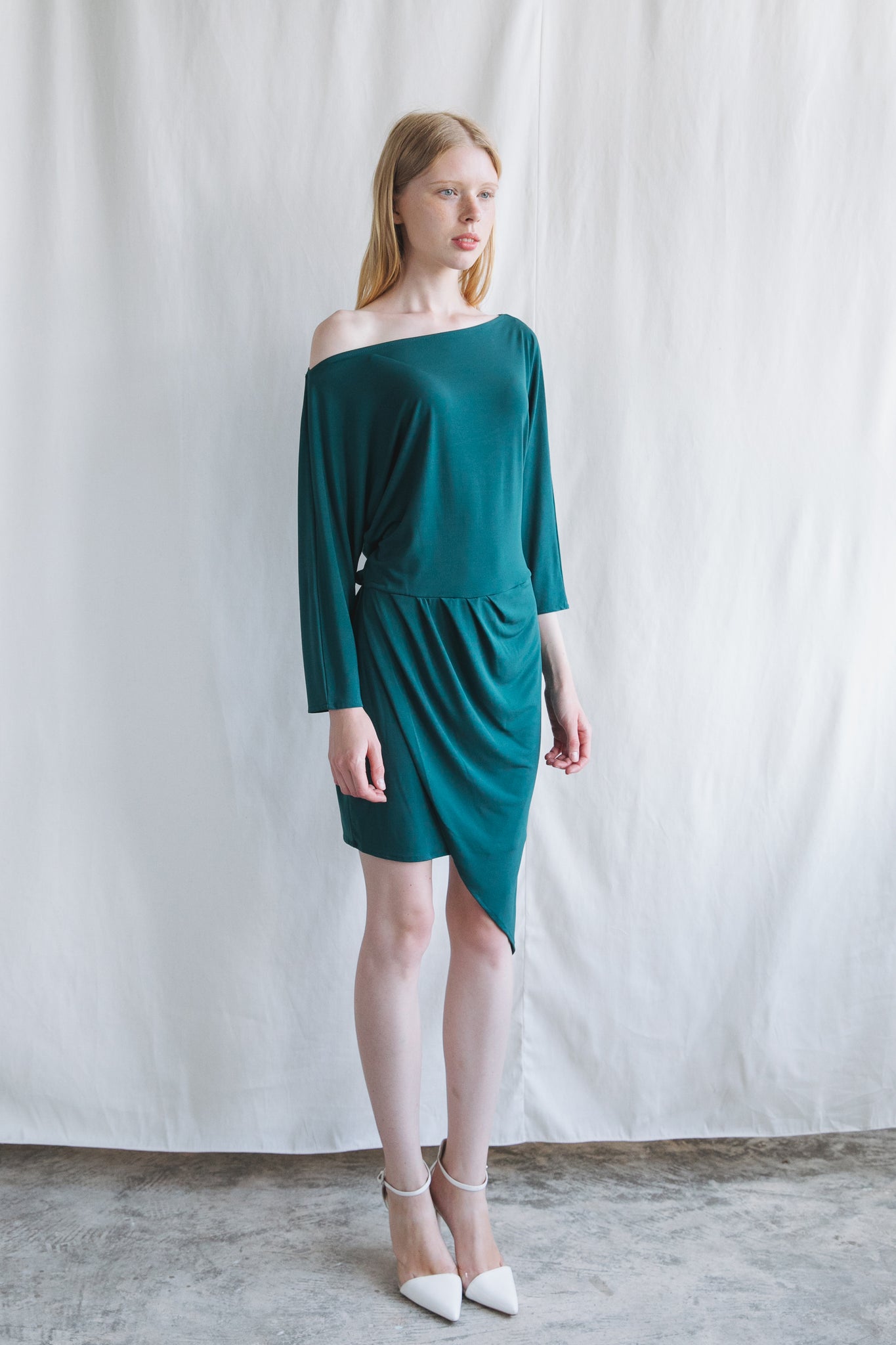 ZP091724DGR :OFF-SHOULDER DRESS (TG009)