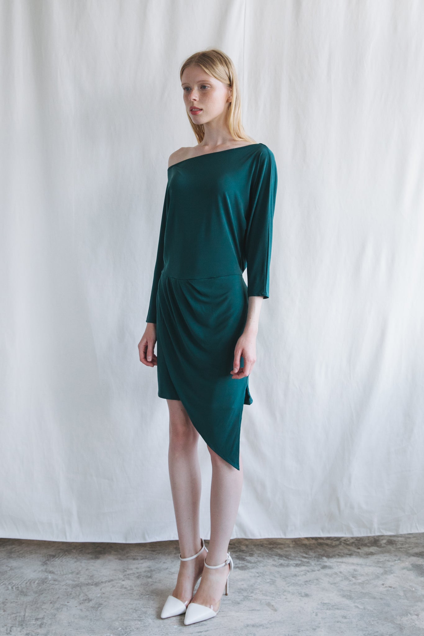 ZP091724DGR :OFF-SHOULDER DRESS (TG009)